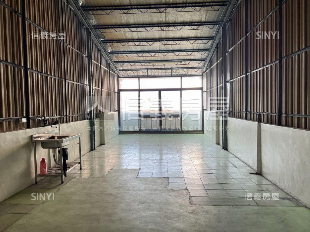 極致品味新興路店面房屋室內格局與周邊環境