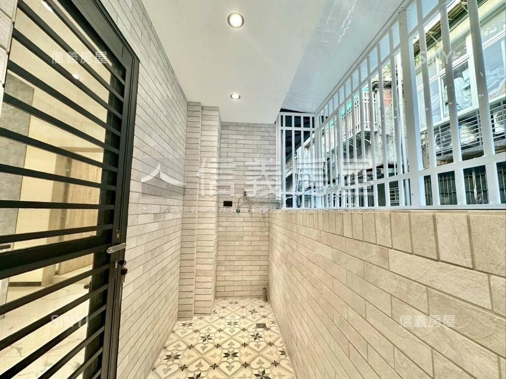 自強裝潢美二樓房屋室內格局與周邊環境