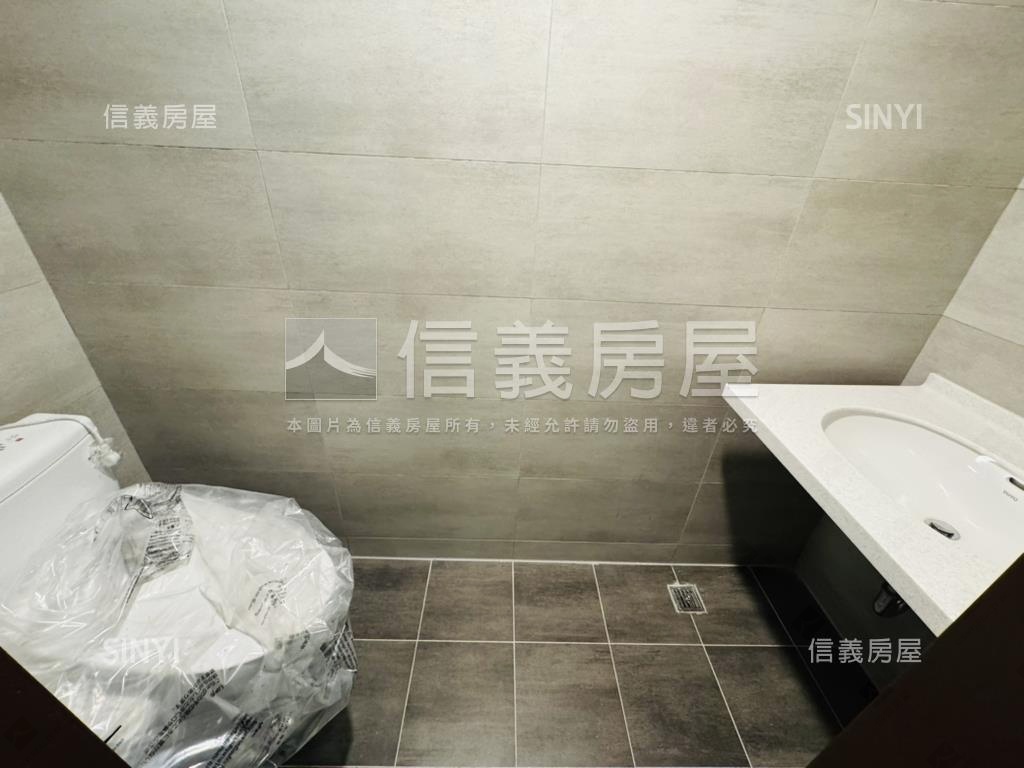 Ａ５新潤二樓商辦．店面房屋室內格局與周邊環境