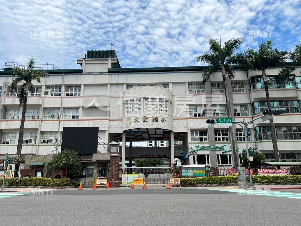 專任大坪林ＯＮＥ二房車位房屋室內格局與周邊環境