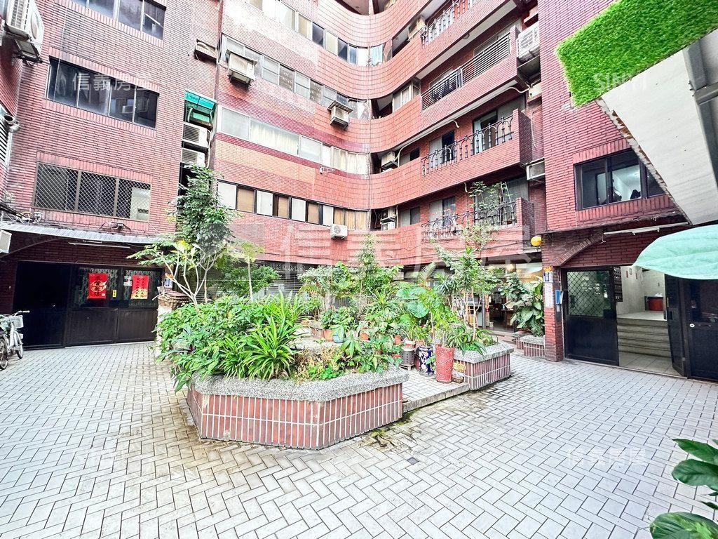 行天宮三面採光電梯大空間房屋室內格局與周邊環境