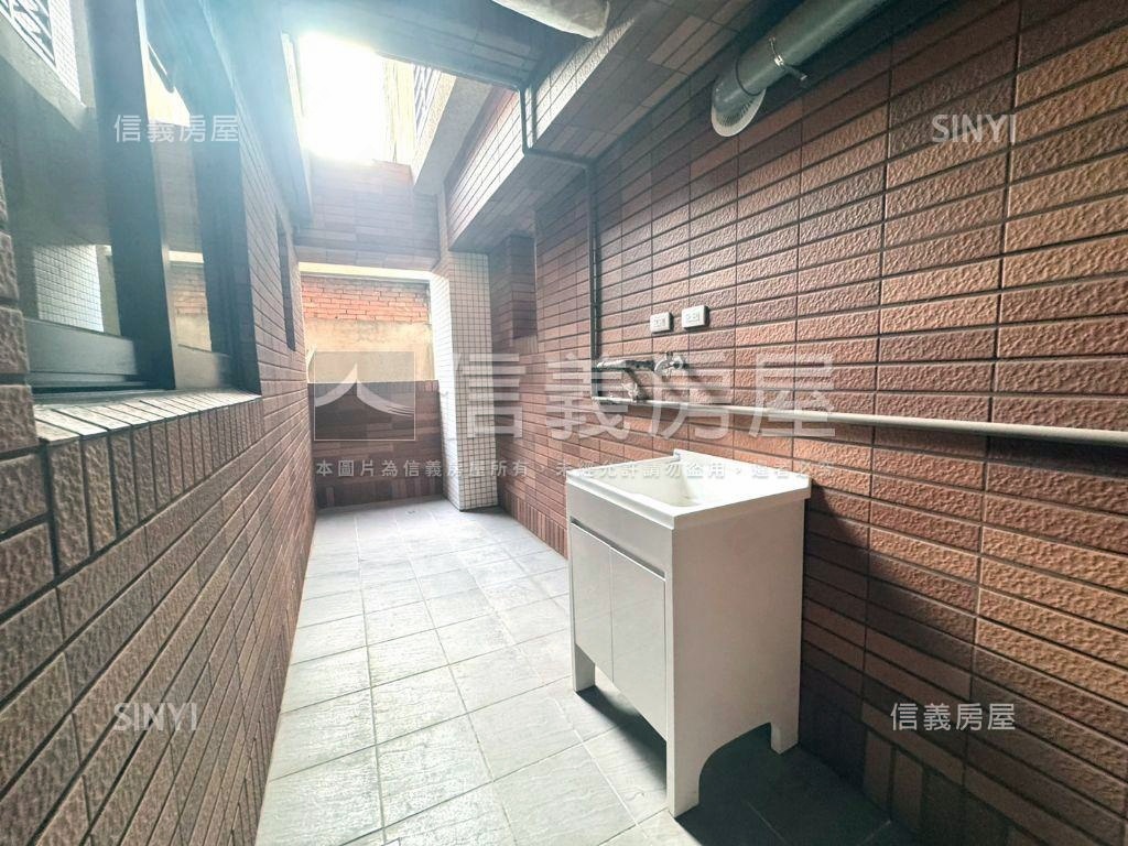 站前之星稀有陽光三房房屋室內格局與周邊環境