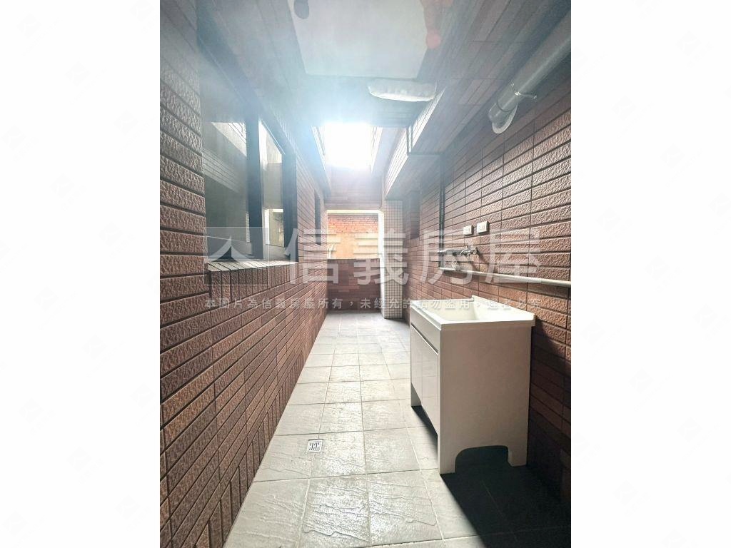 站前之星稀有陽光三房房屋室內格局與周邊環境