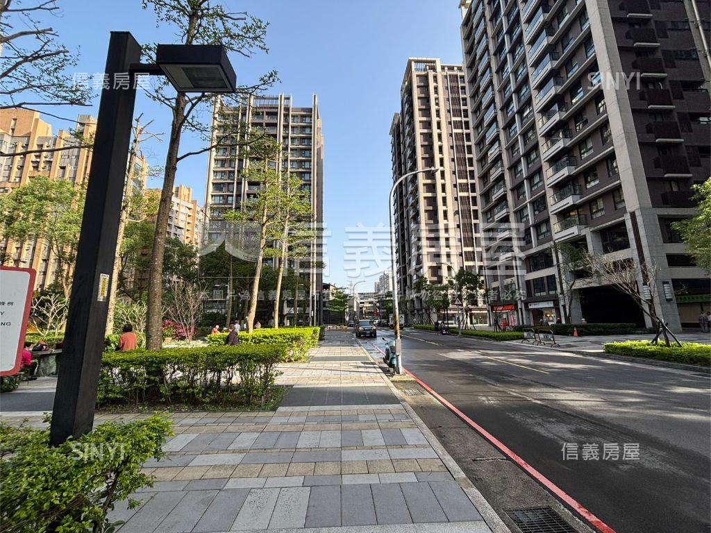 璀璨奪目●上東城兩房車位房屋室內格局與周邊環境