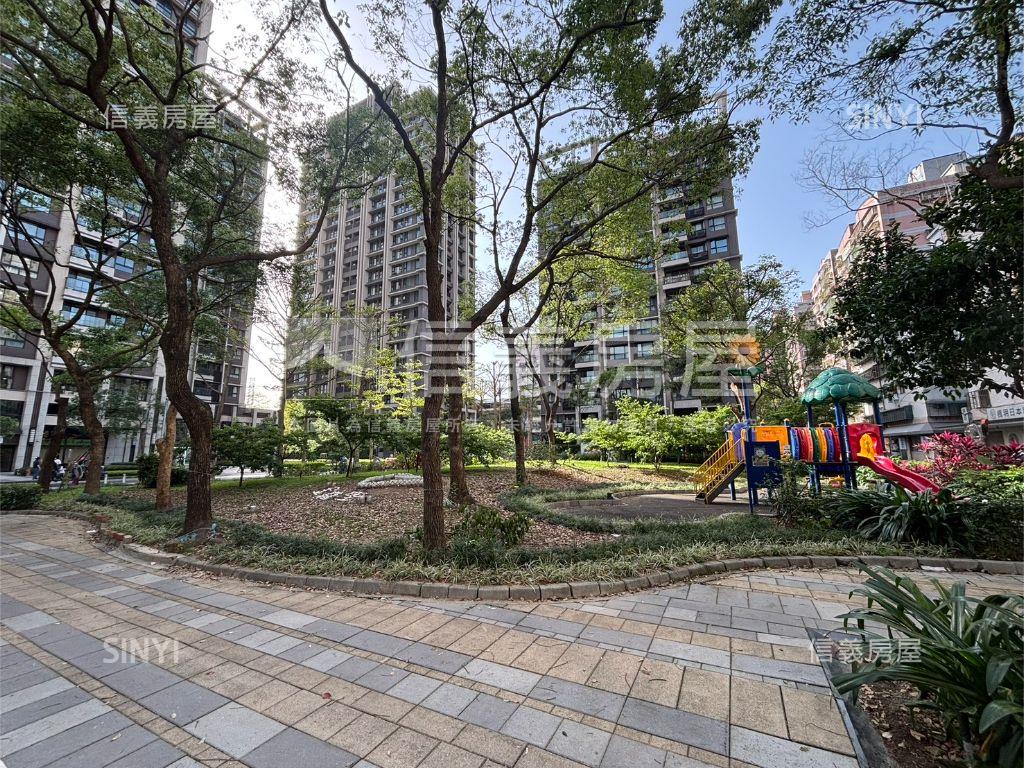 璀璨奪目●上東城兩房車位房屋室內格局與周邊環境
