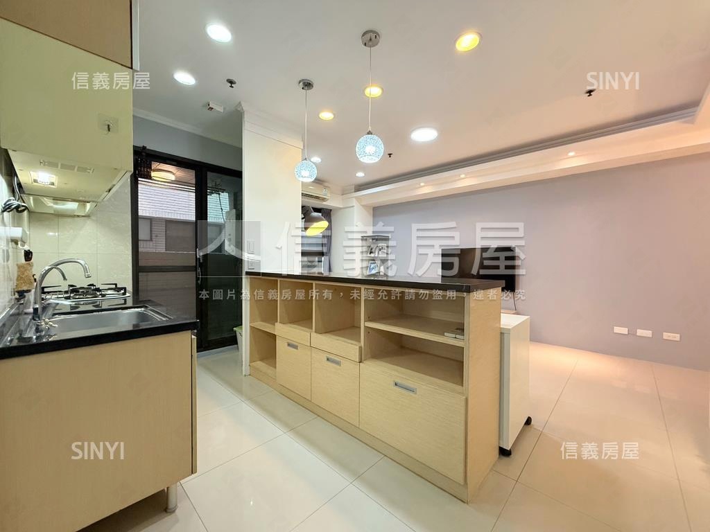 陽光暖心典雅高樓兩房車位房屋室內格局與周邊環境