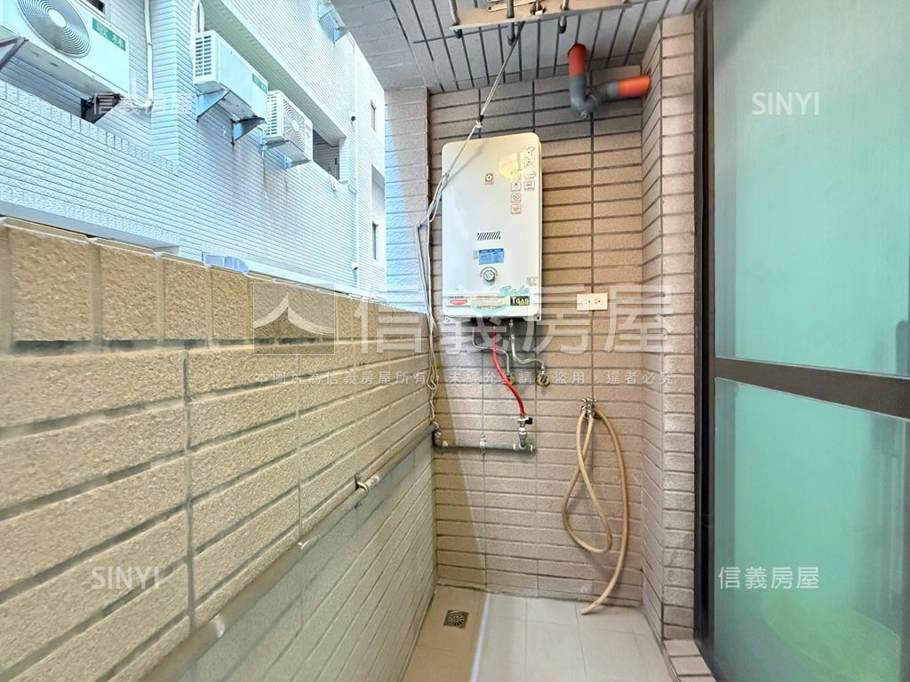 陽光暖心典雅高樓兩房車位房屋室內格局與周邊環境