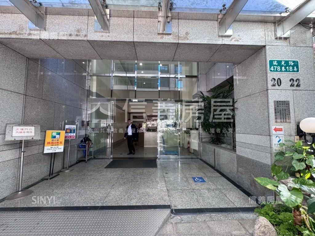 西湖內科玻璃帷幕智慧大樓房屋室內格局與周邊環境