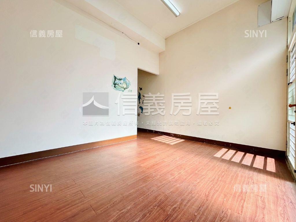專任近捷運小資店住向錢衝房屋室內格局與周邊環境