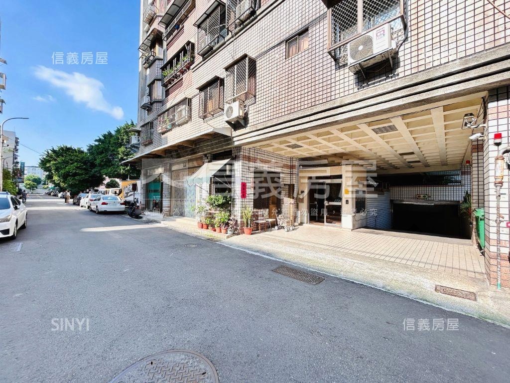 專任近捷運小資店住向錢衝房屋室內格局與周邊環境