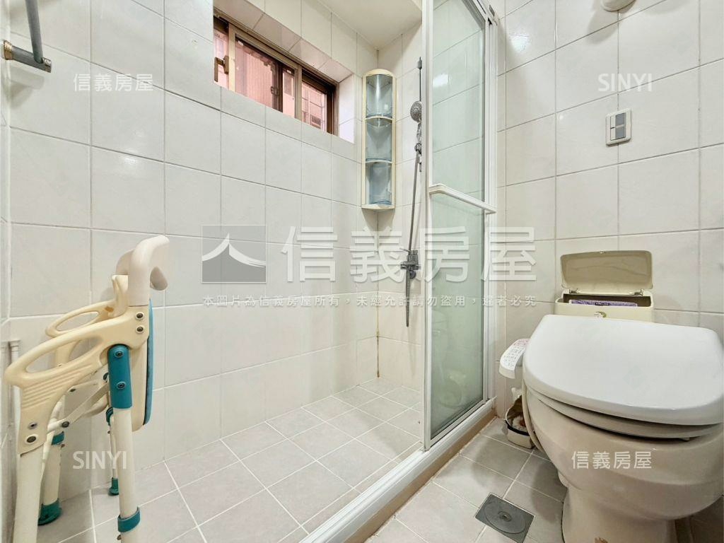 七張捷運裕隆城高樓大４房房屋室內格局與周邊環境