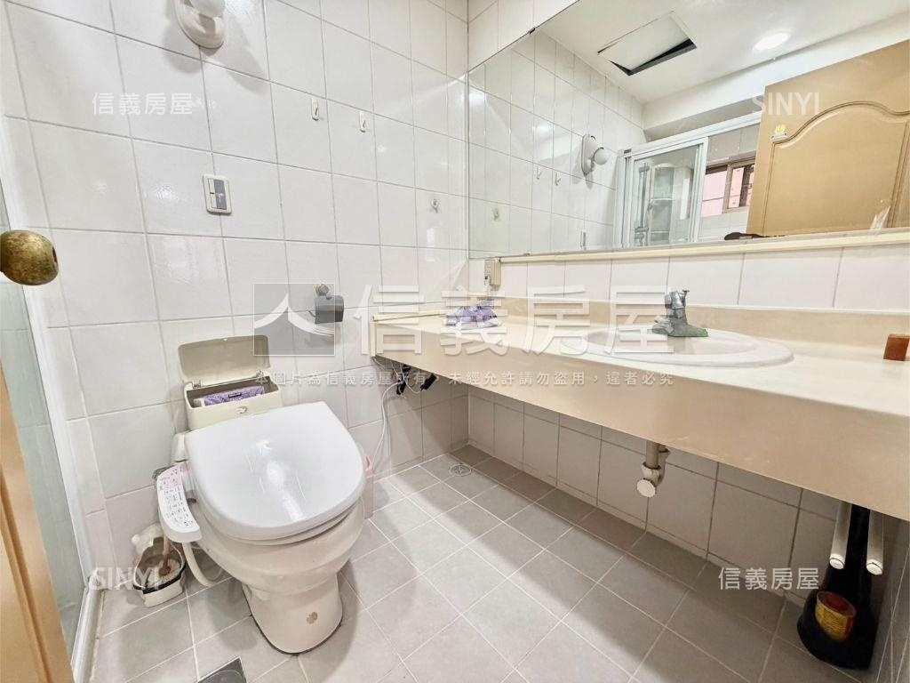 七張捷運裕隆城高樓大４房房屋室內格局與周邊環境