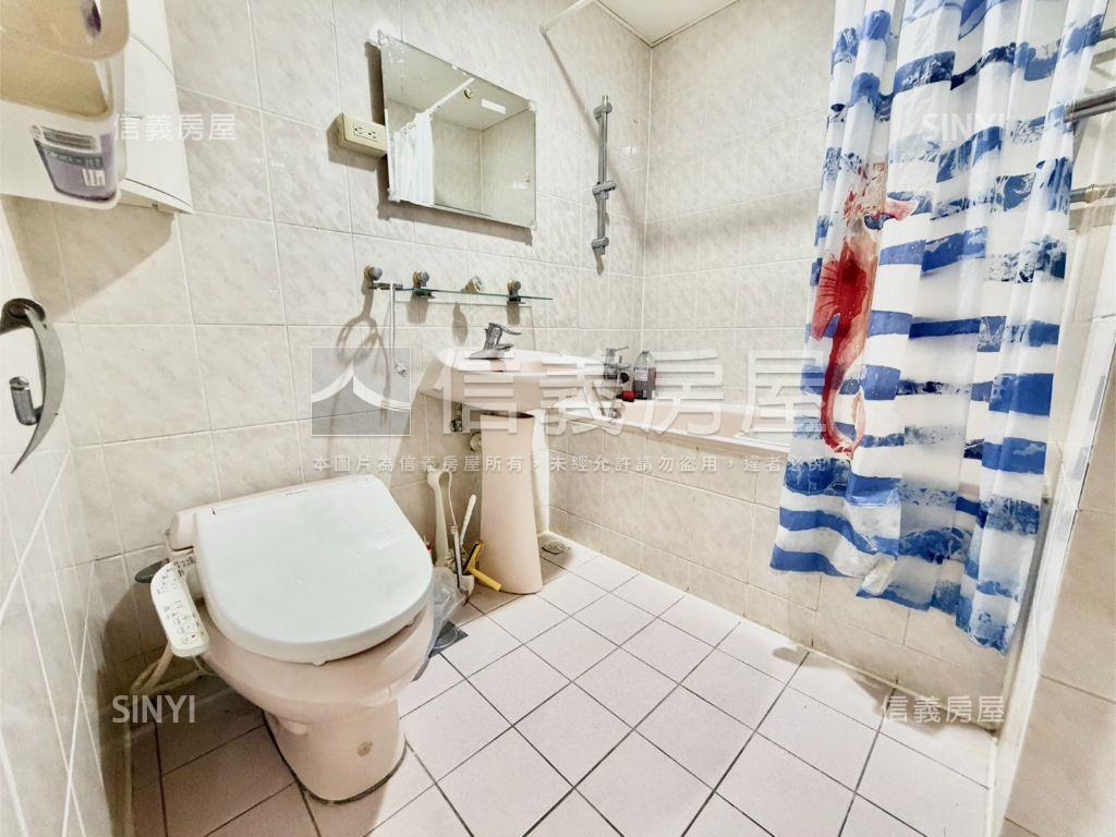 七張捷運裕隆城高樓大４房房屋室內格局與周邊環境