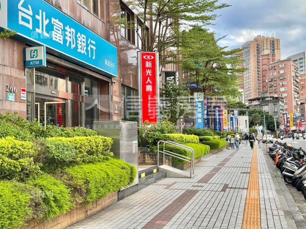 七張捷運裕隆城高樓大４房房屋室內格局與周邊環境