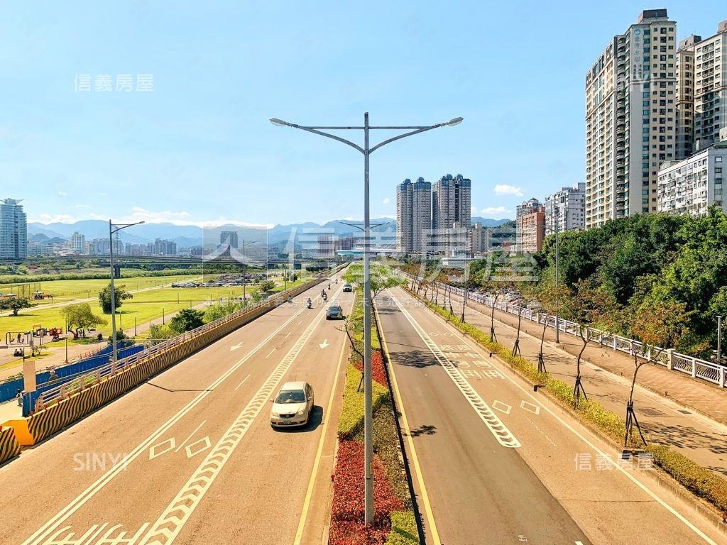 雙星樓中樓豪邸房屋室內格局與周邊環境