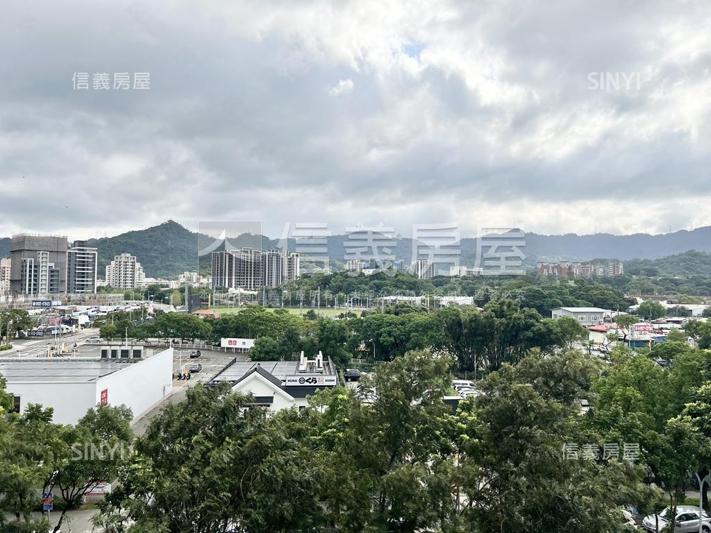 五福臨門．璞玉三房車位房屋室內格局與周邊環境