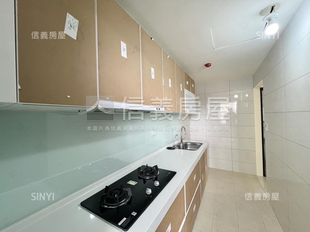 五福臨門．璞玉三房車位房屋室內格局與周邊環境