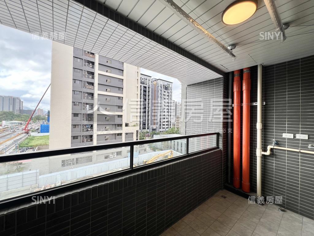 五福臨門．璞玉三房車位房屋室內格局與周邊環境