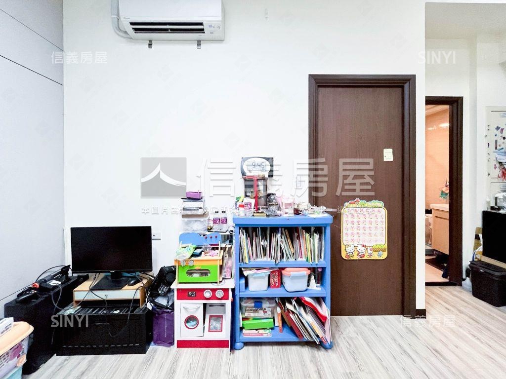 專任首購南屯輕屋齡美兩房房屋室內格局與周邊環境