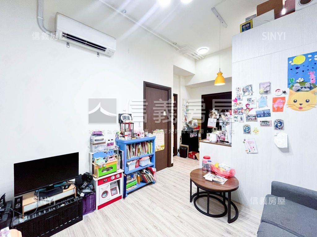 專任首購南屯輕屋齡美兩房房屋室內格局與周邊環境