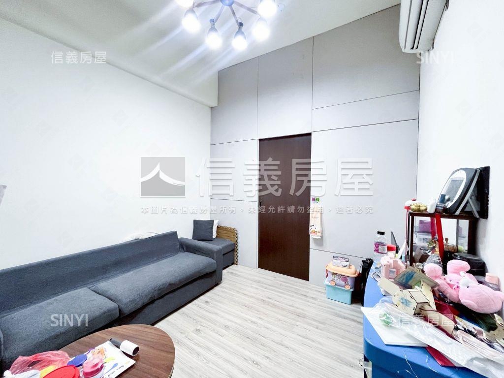 專任首購南屯輕屋齡美兩房房屋室內格局與周邊環境