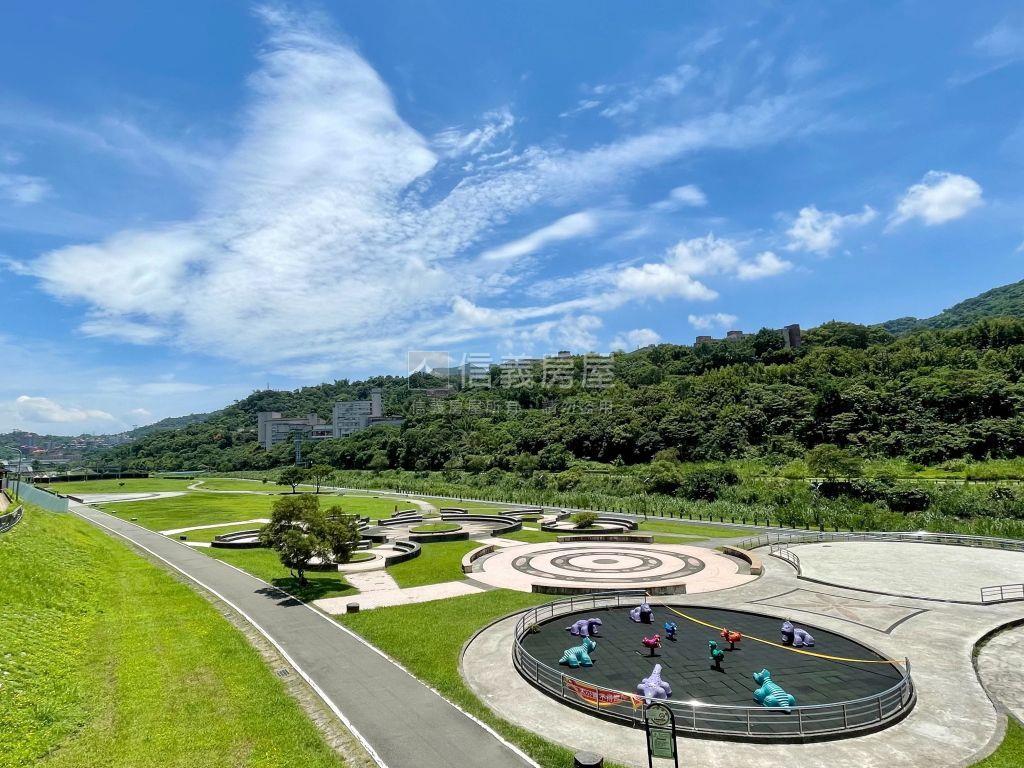 忠順方正公寓頂加房屋室內格局與周邊環境