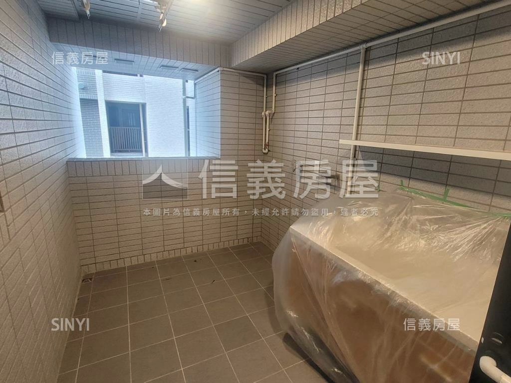 長虹天擎高樓邊間三房車位房屋室內格局與周邊環境