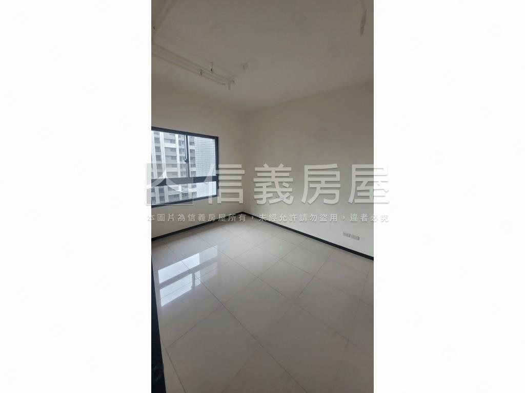 長虹天擎高樓邊間三房車位房屋室內格局與周邊環境