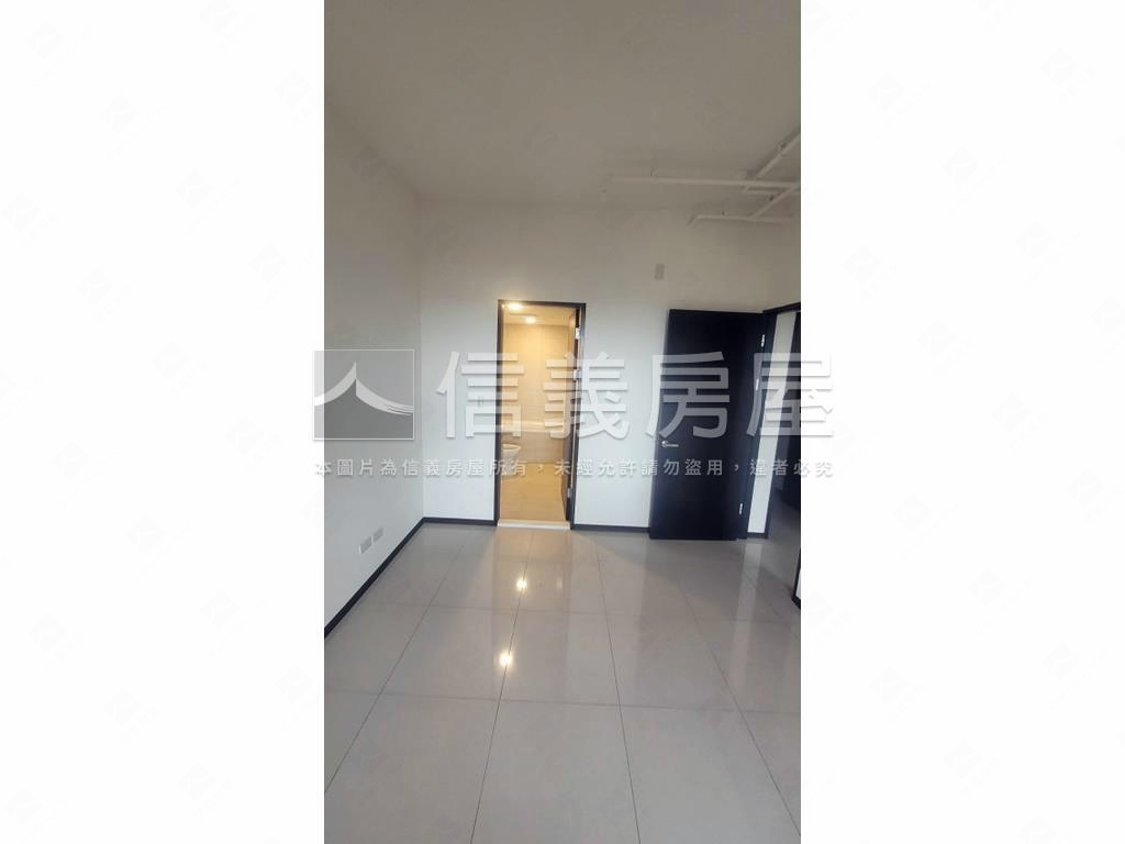 長虹天擎高樓邊間三房車位房屋室內格局與周邊環境