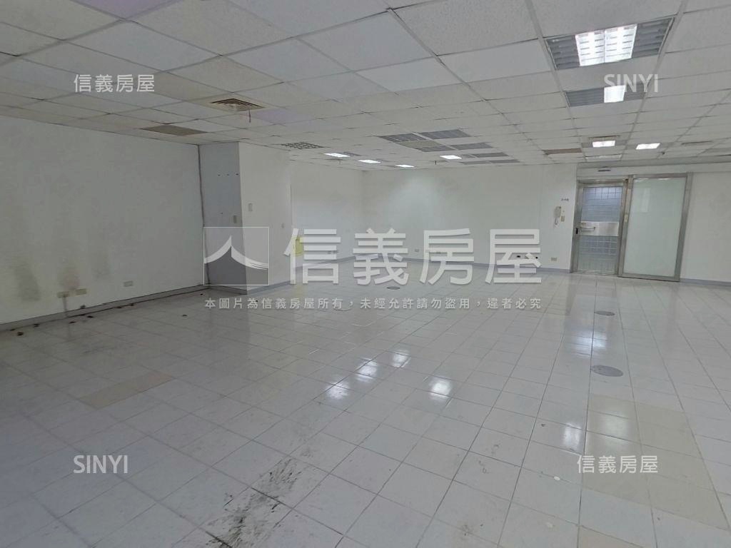 摩天金融辦公有車位房屋室內格局與周邊環境