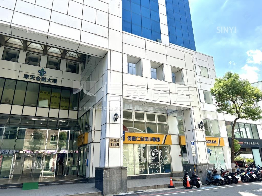 摩天金融辦公有車位房屋室內格局與周邊環境