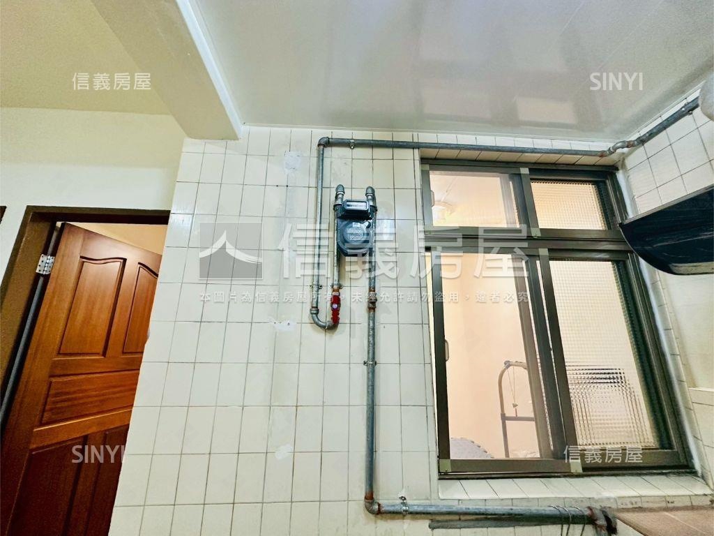 黃金二樓房屋室內格局與周邊環境