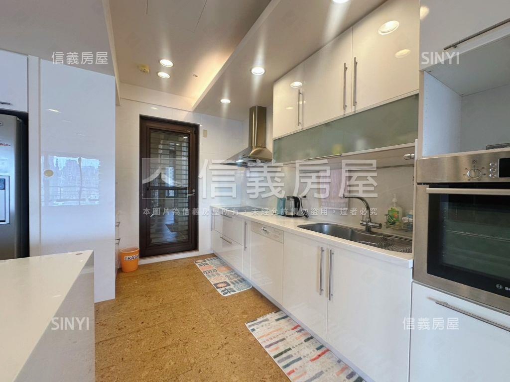 首相花園外棟視野三車位房屋室內格局與周邊環境