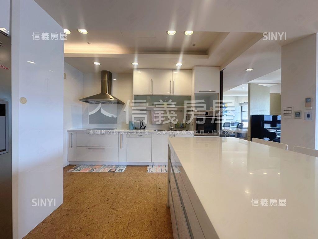 首相花園外棟視野三車位房屋室內格局與周邊環境