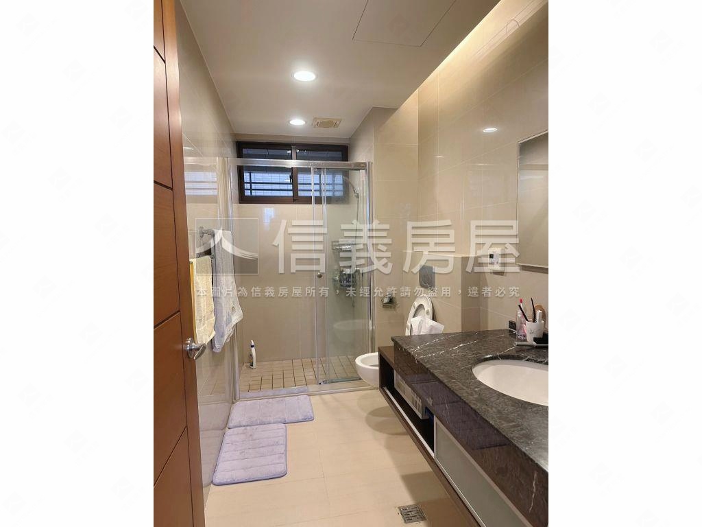 首相花園外棟視野三車位房屋室內格局與周邊環境