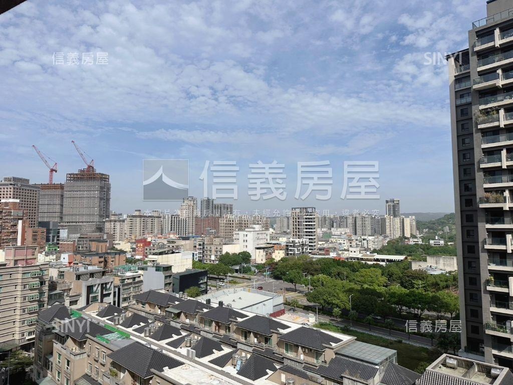 首相花園外棟視野三車位房屋室內格局與周邊環境