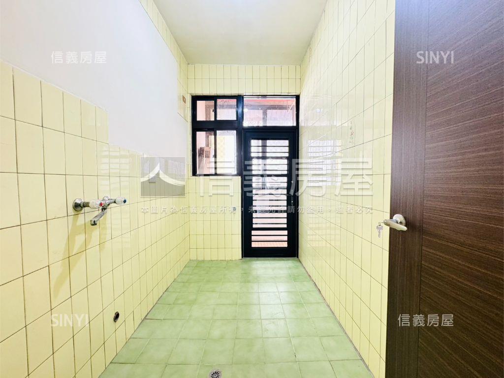 士東國小二樓邊間美寓房屋室內格局與周邊環境