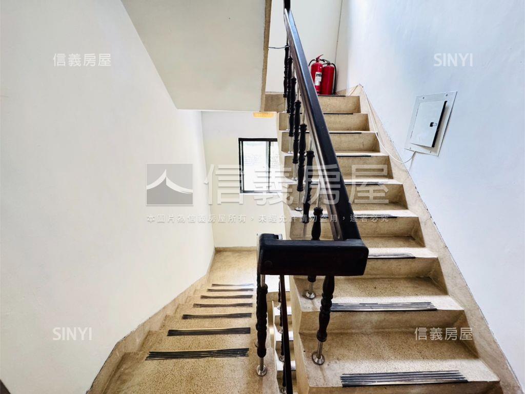 士東國小二樓邊間美寓房屋室內格局與周邊環境