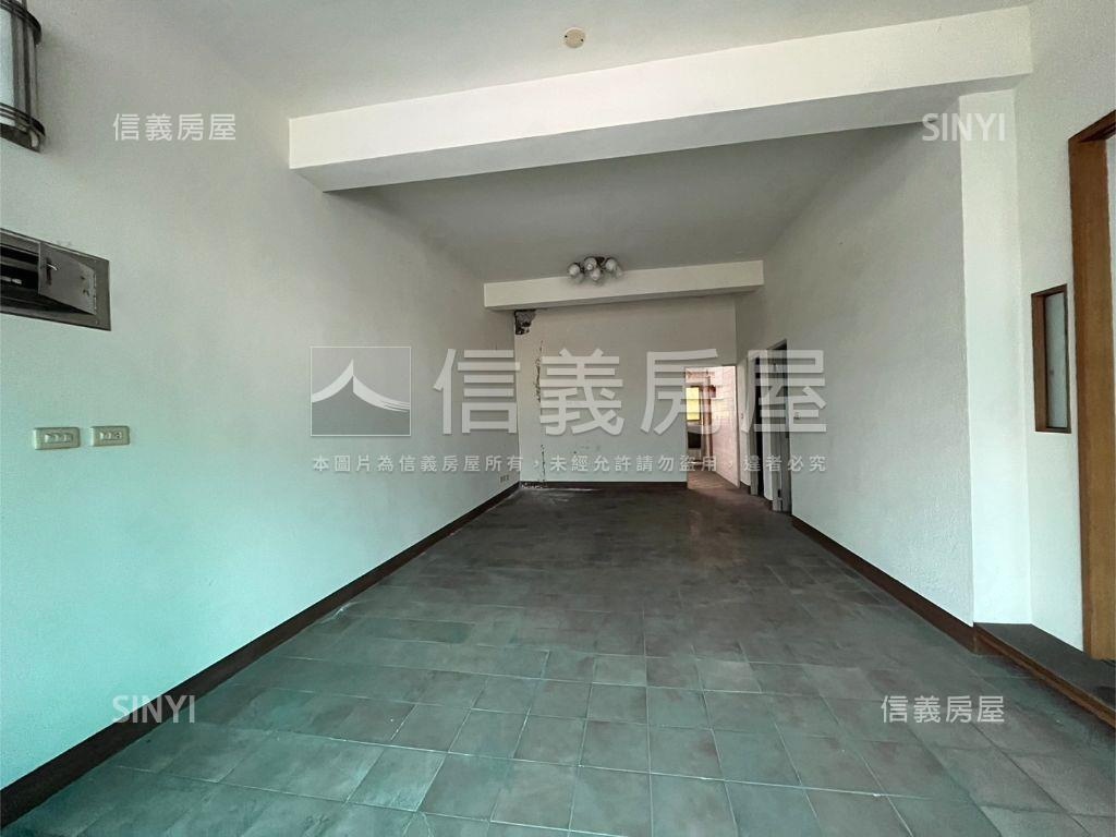 一層一戶陽台進出公寓房屋室內格局與周邊環境