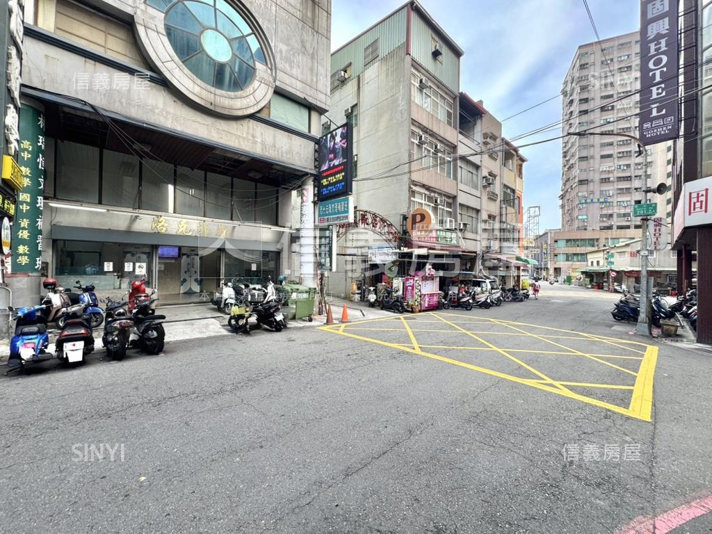 雄中對面近百坪收租金商辦房屋室內格局與周邊環境