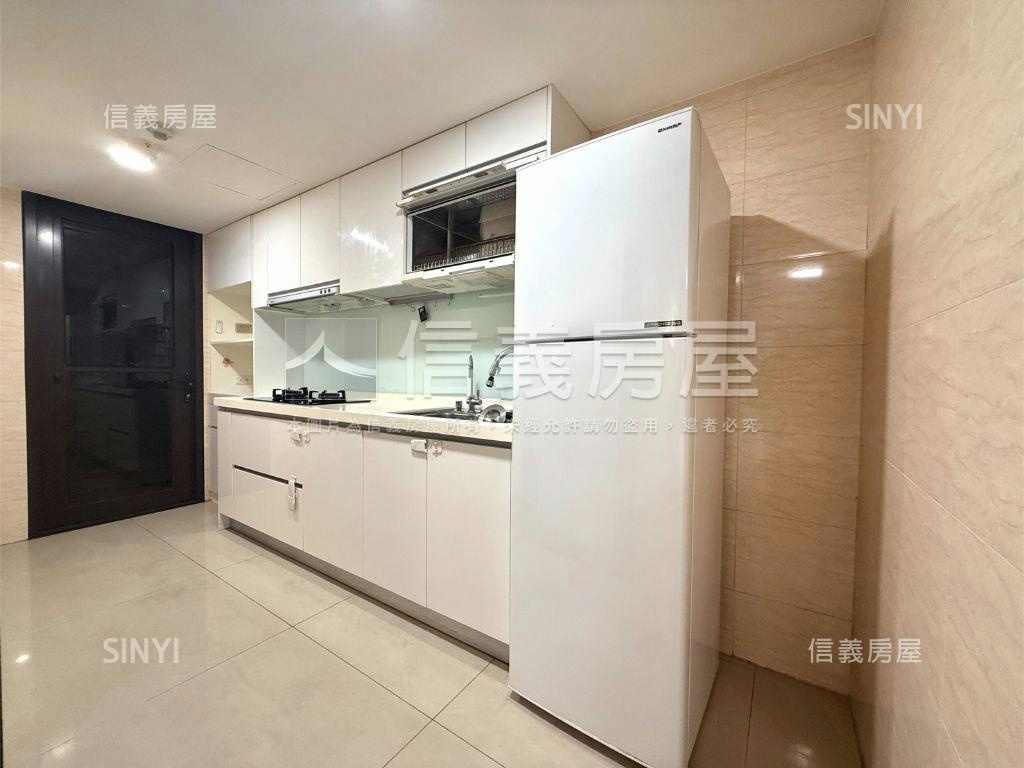 帝璟裝潢三房車位房屋室內格局與周邊環境