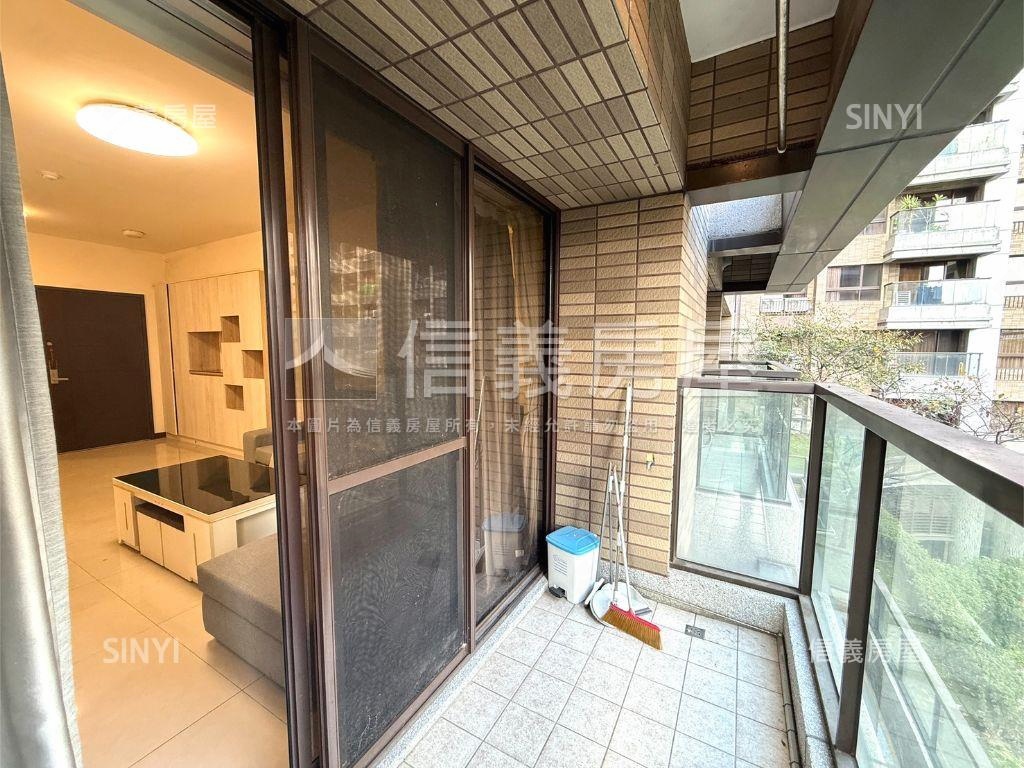 帝璟裝潢三房車位房屋室內格局與周邊環境