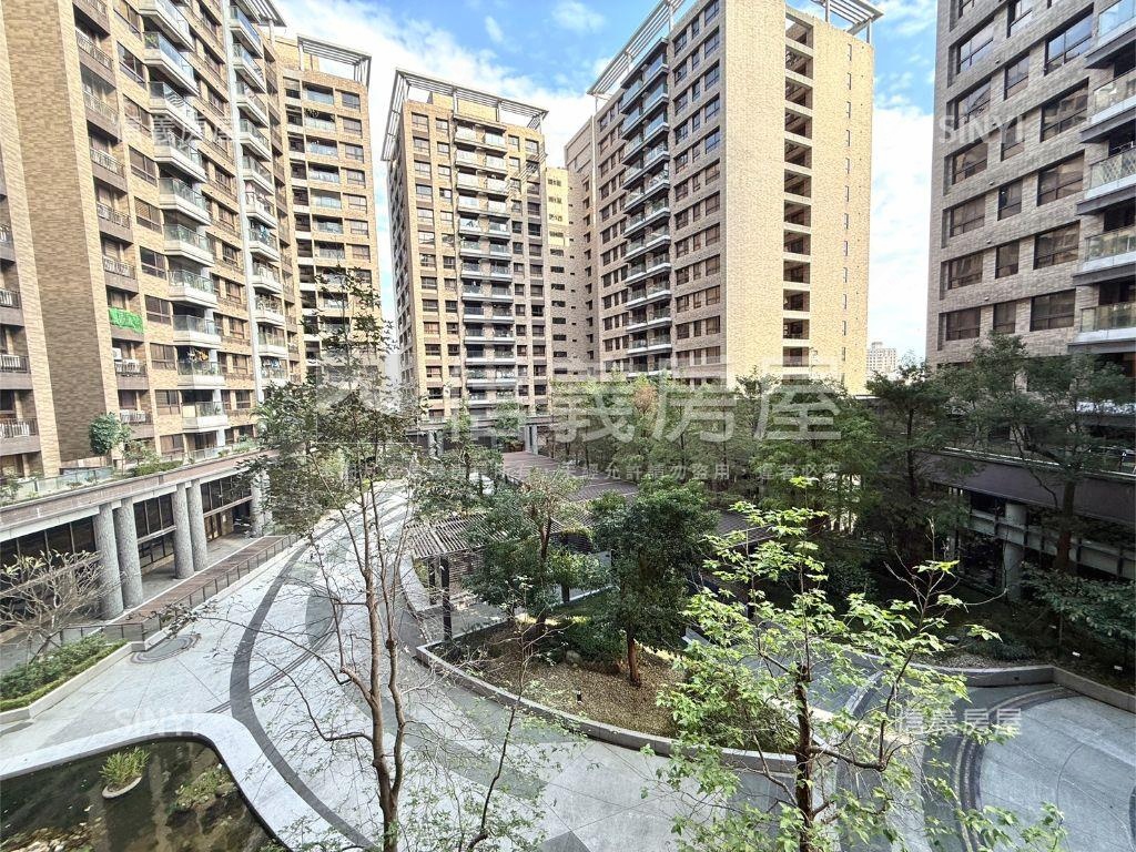 帝璟裝潢三房車位房屋室內格局與周邊環境