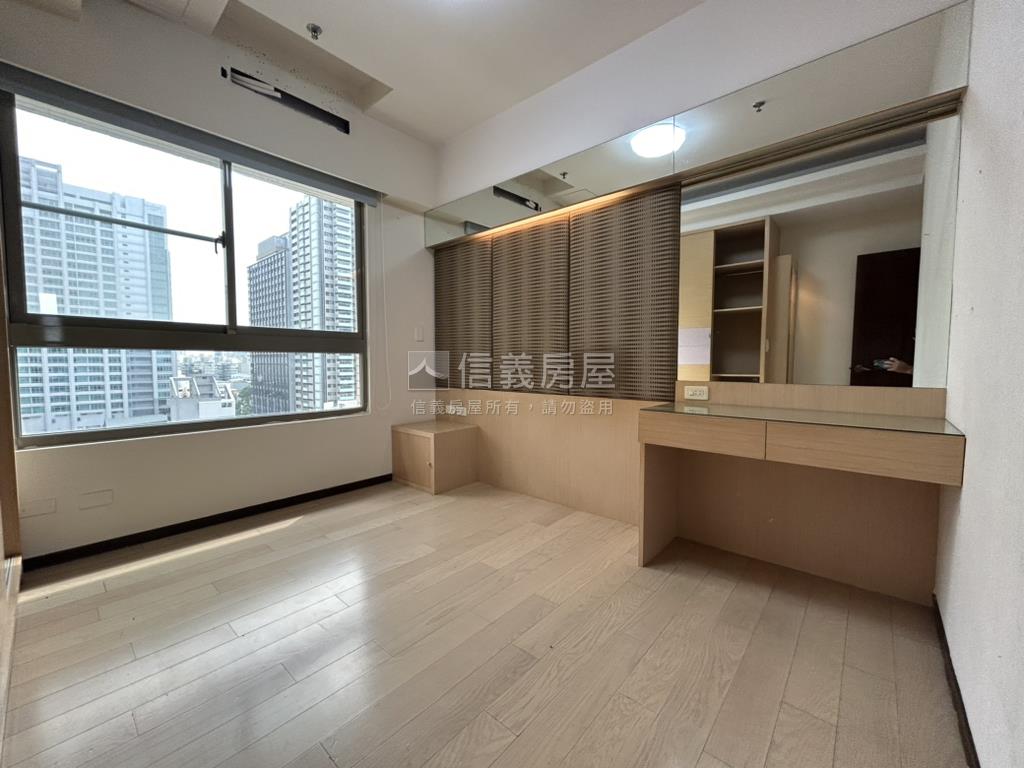亞灣星光高樓二房平車房屋室內格局與周邊環境