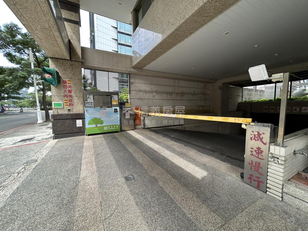 亞灣星光高樓二房平車房屋室內格局與周邊環境