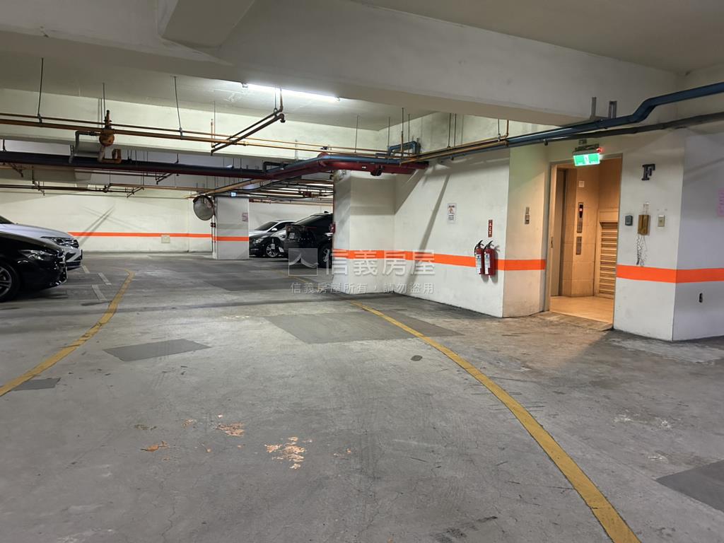 亞灣星光高樓二房平車房屋室內格局與周邊環境