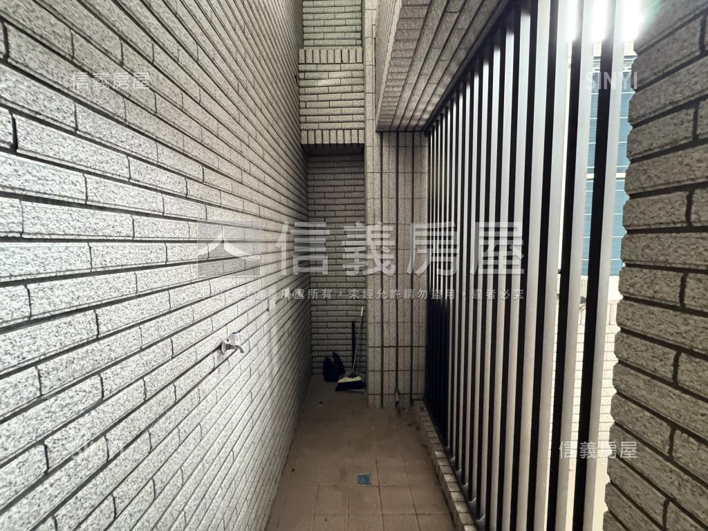 銘鑄登峰店面１房屋室內格局與周邊環境