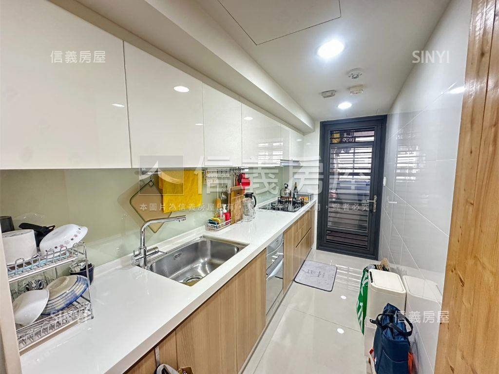 一月春語三房平車信義獨賣房屋室內格局與周邊環境