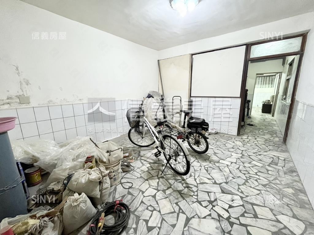 鳳山前路後巷大地坪透店房屋室內格局與周邊環境