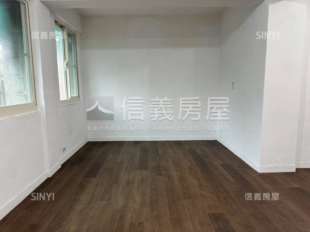 正面青年公園公寓三樓房屋室內格局與周邊環境